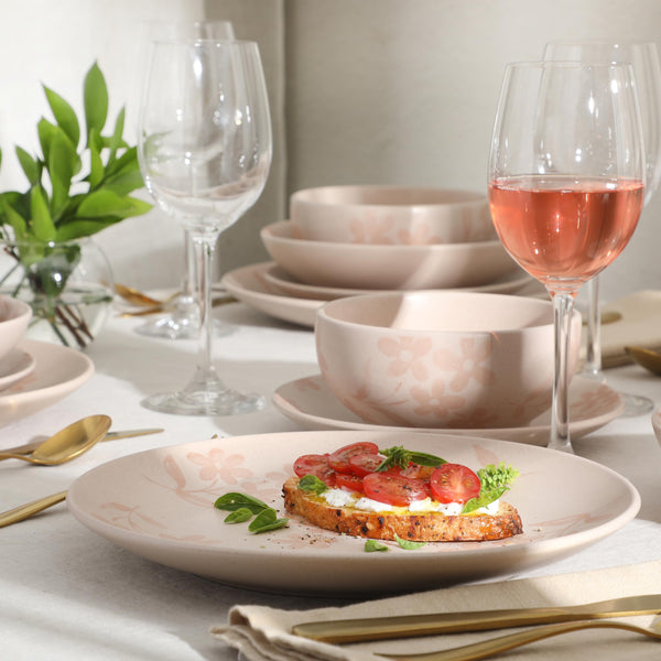 Pink Floral Dinnerware Set (Set of 16)