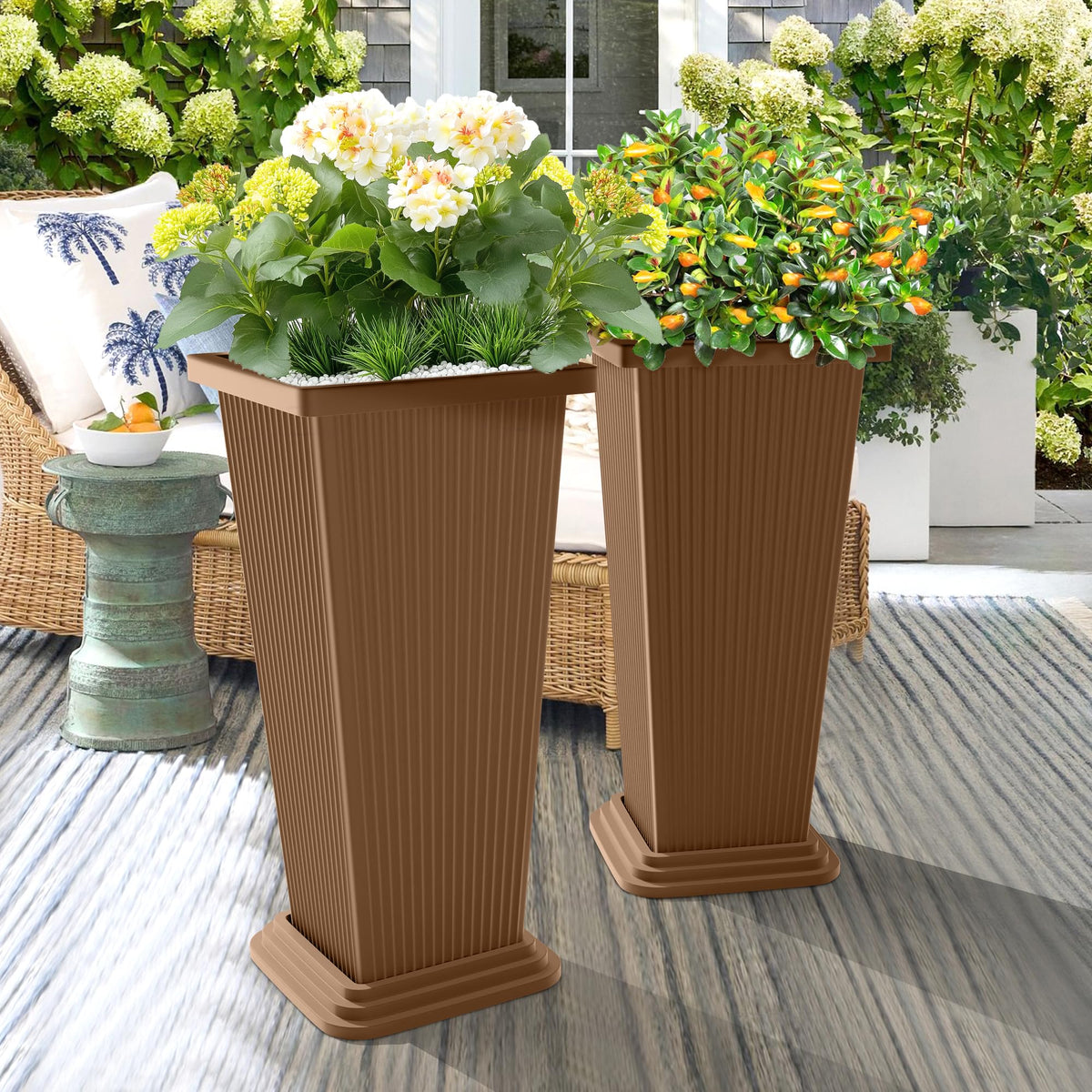 Brown Ribbed Planters (Set of 2)